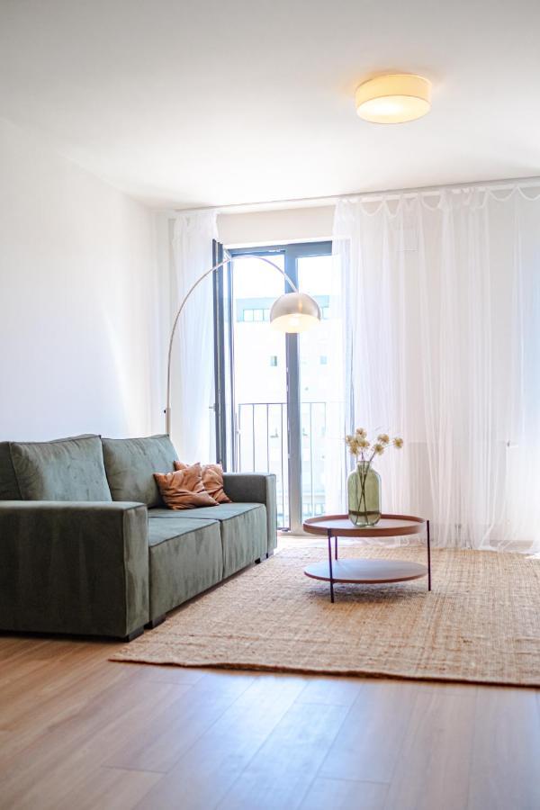 Newly Built Apartment In Vibrant Neighbourhood Praga Exterior foto